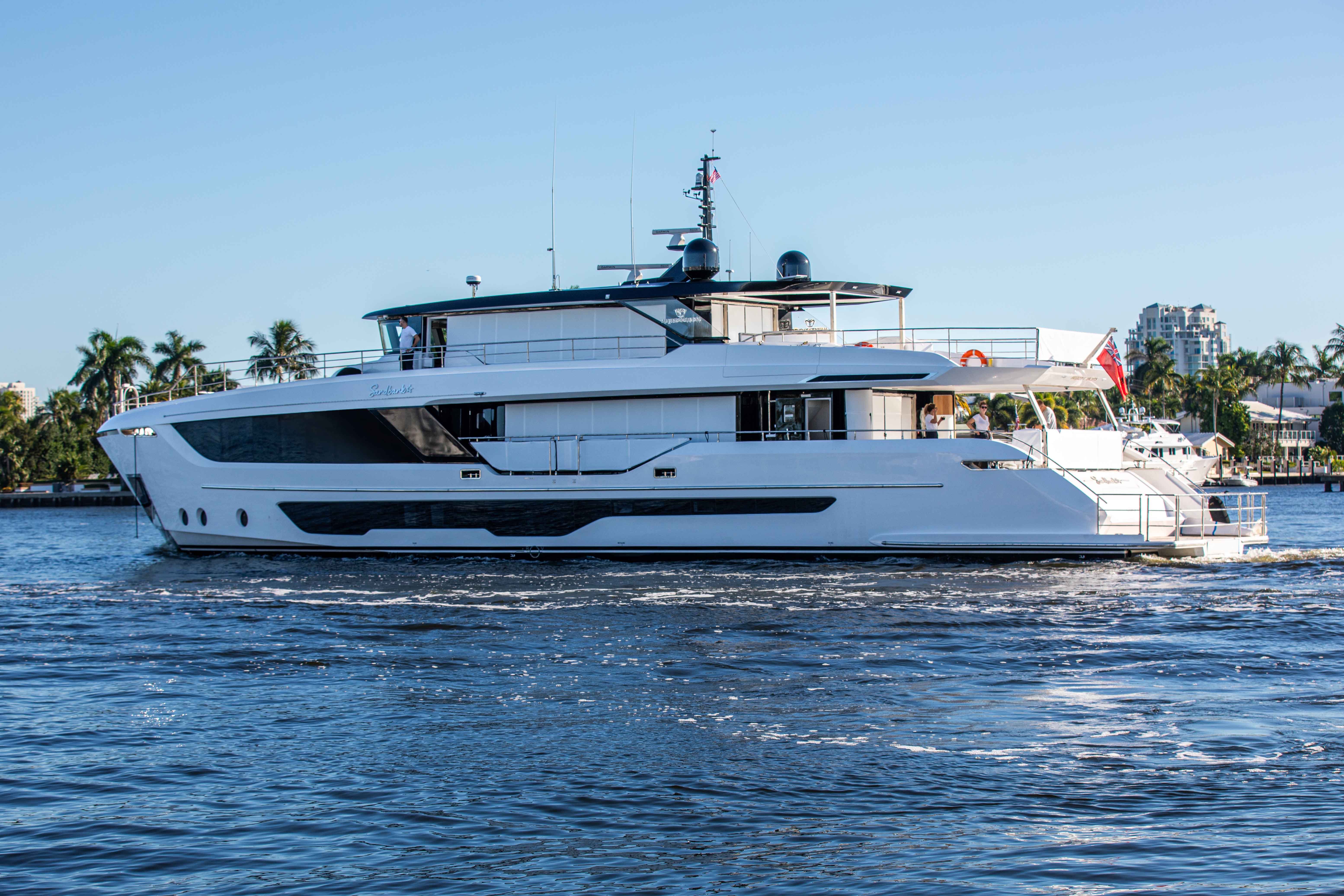 Majesty 111 - Arrival at FLIBS 4