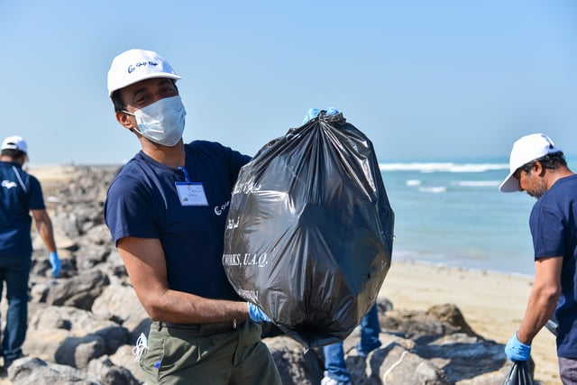 Umm Al Quwain beach clean-up (8).jpg