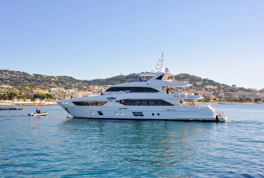 Majesty 110 as it enters Cannes Yachting Festival.jpg