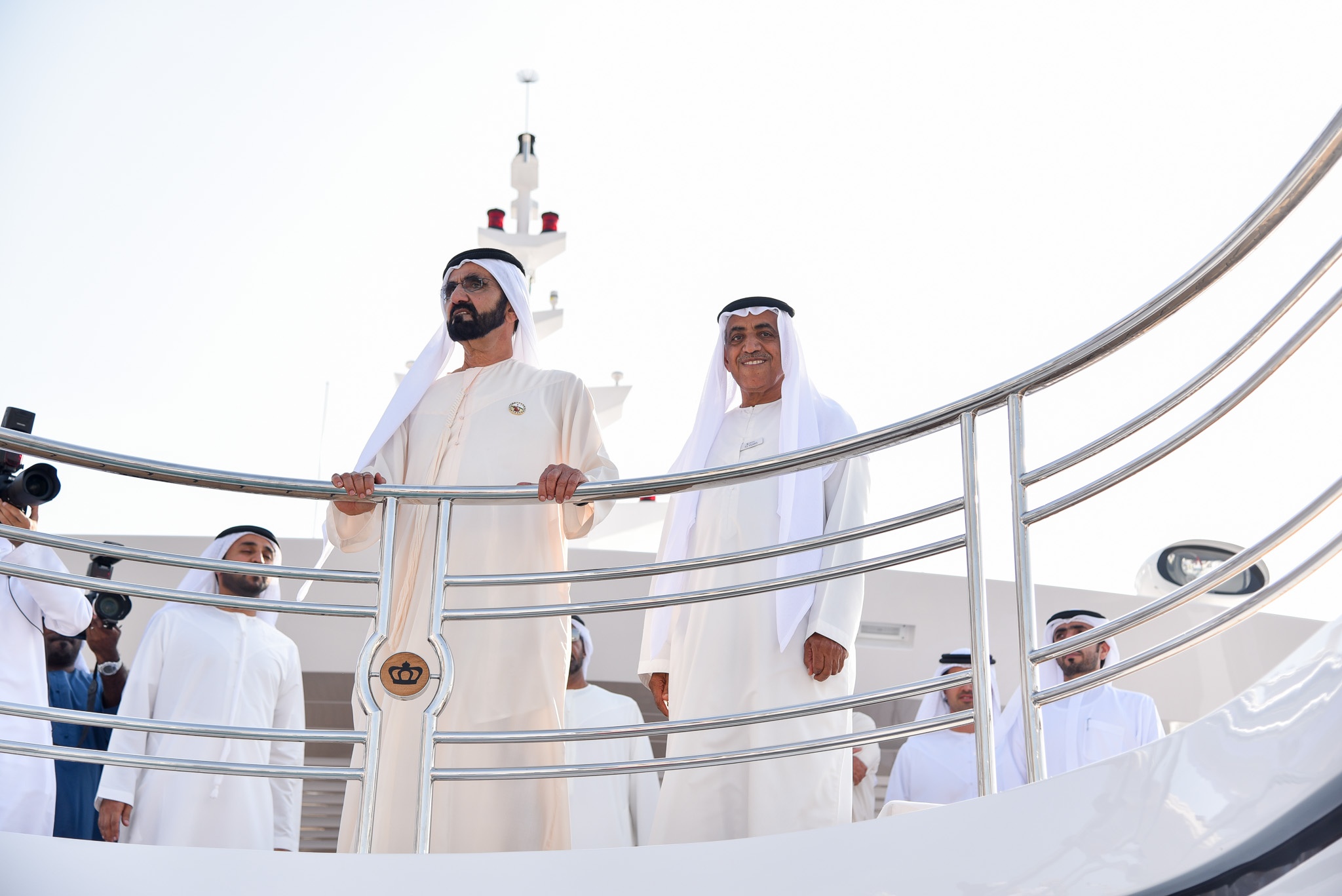 Мессенджер в дубае. Яхта Dubai шейха. Яхта шейха Мохаммеда Dubai. Яхта шейха.Dubai.2023.. Яхта шейха президента Дубаи.