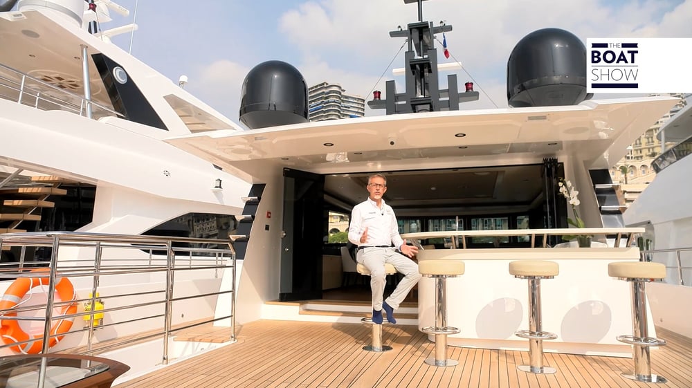 Majesty-100,-The-Boat-Show-2.jpg
