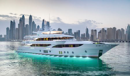 Яхта шейха дубая. Яхта Majesty 48. Majesty 155. Мегаяхта Дубай. Яхты дорогие и красивые.