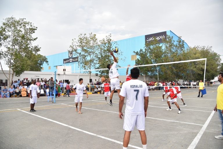 Финал волейбола, проводимый в ежегодный день спорта компании Gulf Craft 