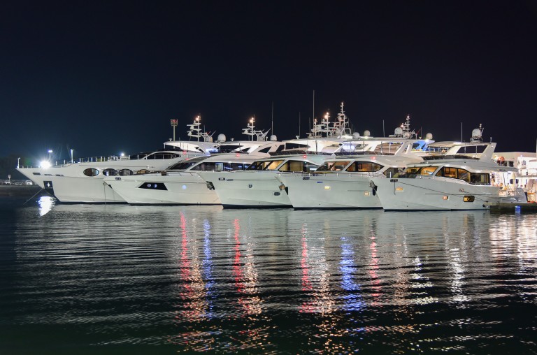Флот компании Gulf Craft на международной выставке яхт в Дубае 2016 