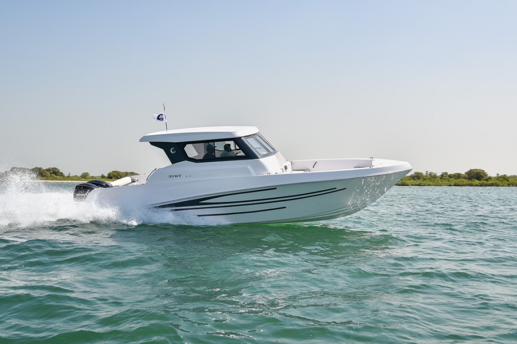 Silvercraft 31 HT вид сбоку