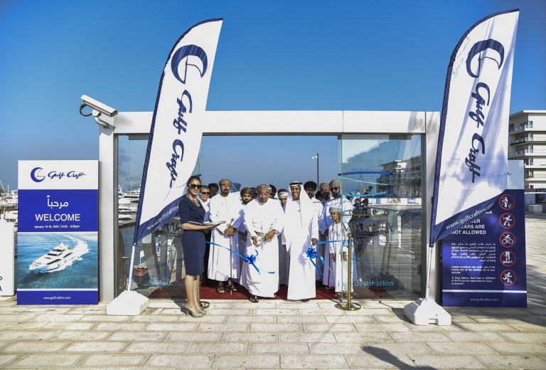 Эксклюзивное превью компании Gulf Craft было открыто Его Величеством Саидом Харидом бин Тувайни аль Саидом, помощником генерального секретаря совета министров Омана, совместно с председателем правления компании Gulf Craft Мухаммедом Альшаали 