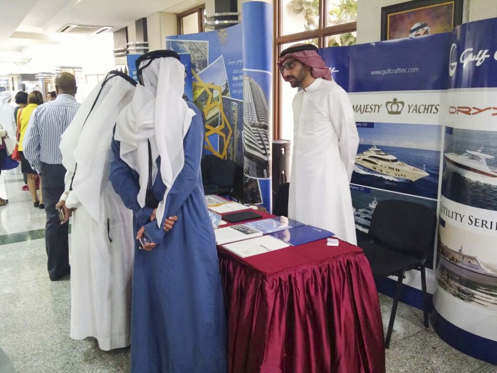 Компания Gulf Craft на ярмарке работ HCT в Абу Даби с господином Хуссейном аль Шаали, руководителем отдела научно-исследовательских работ