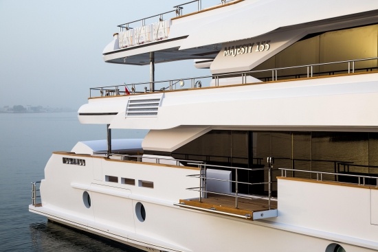 8 2015-09-Majesty155-19