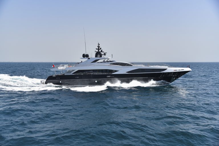 Majesty 122 (M/Y Ghost II) во время ходовых испытаний