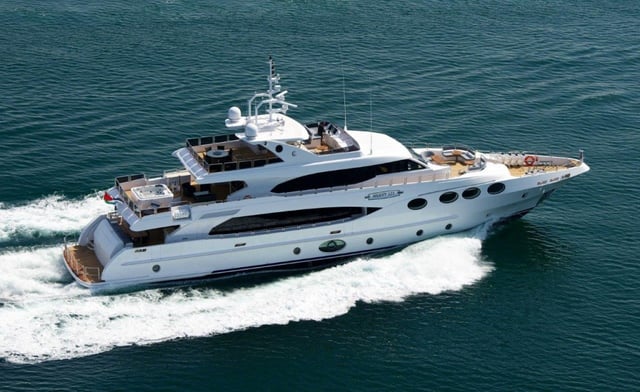Majesty 125 Superyacht