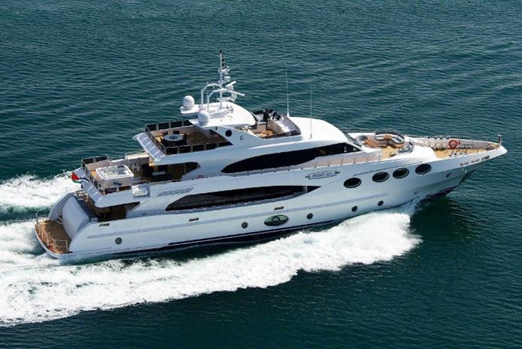 Majesty 125 Superyacht