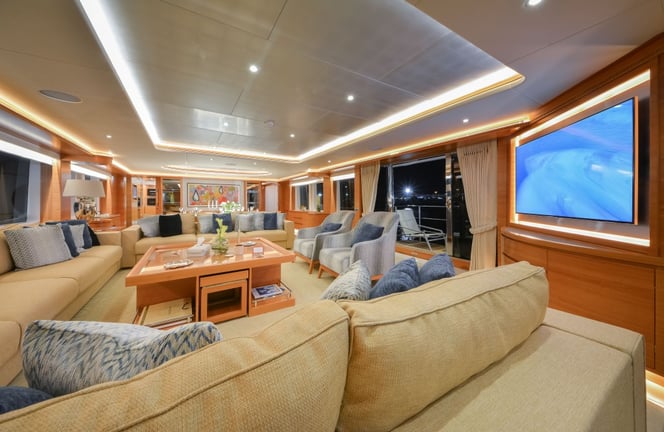 Majesty 135 Main Saloon (2)