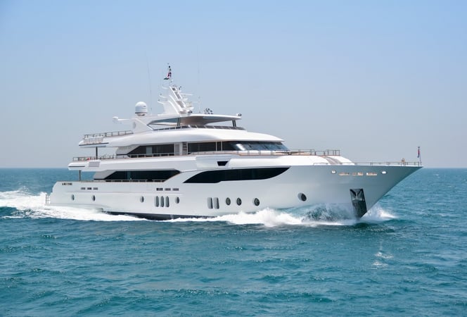 اليخت السوبر ماجستي 155 في تقرير خاص لمجلة Invictus