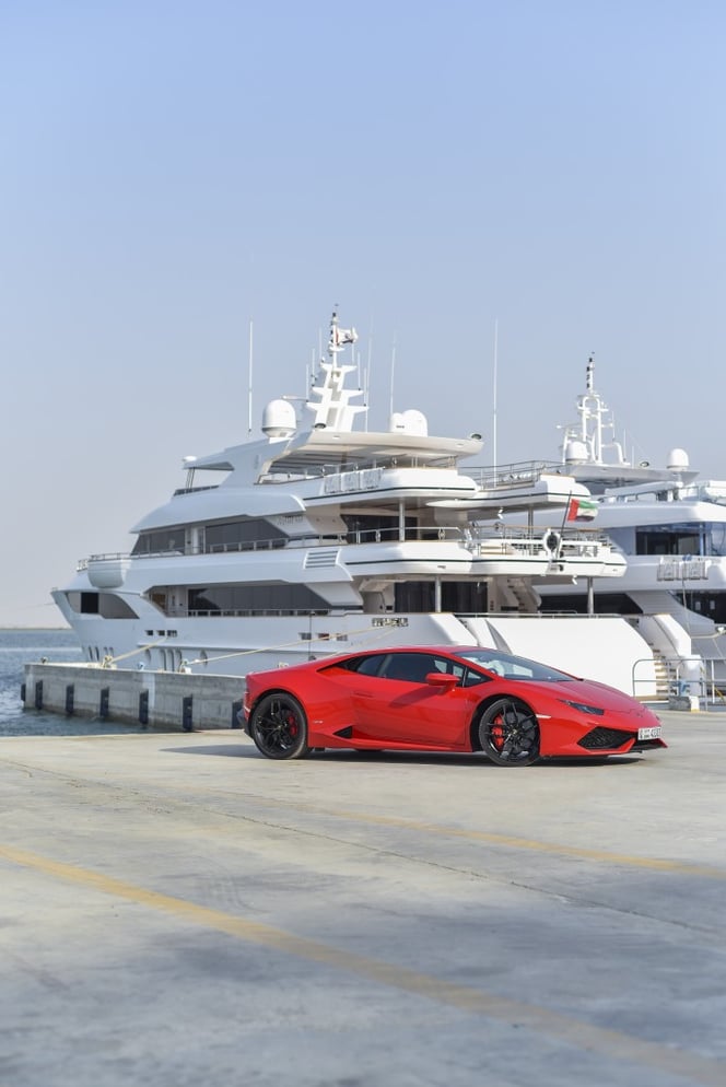 Majesty 155 and Lamborghini Huracan (1)
