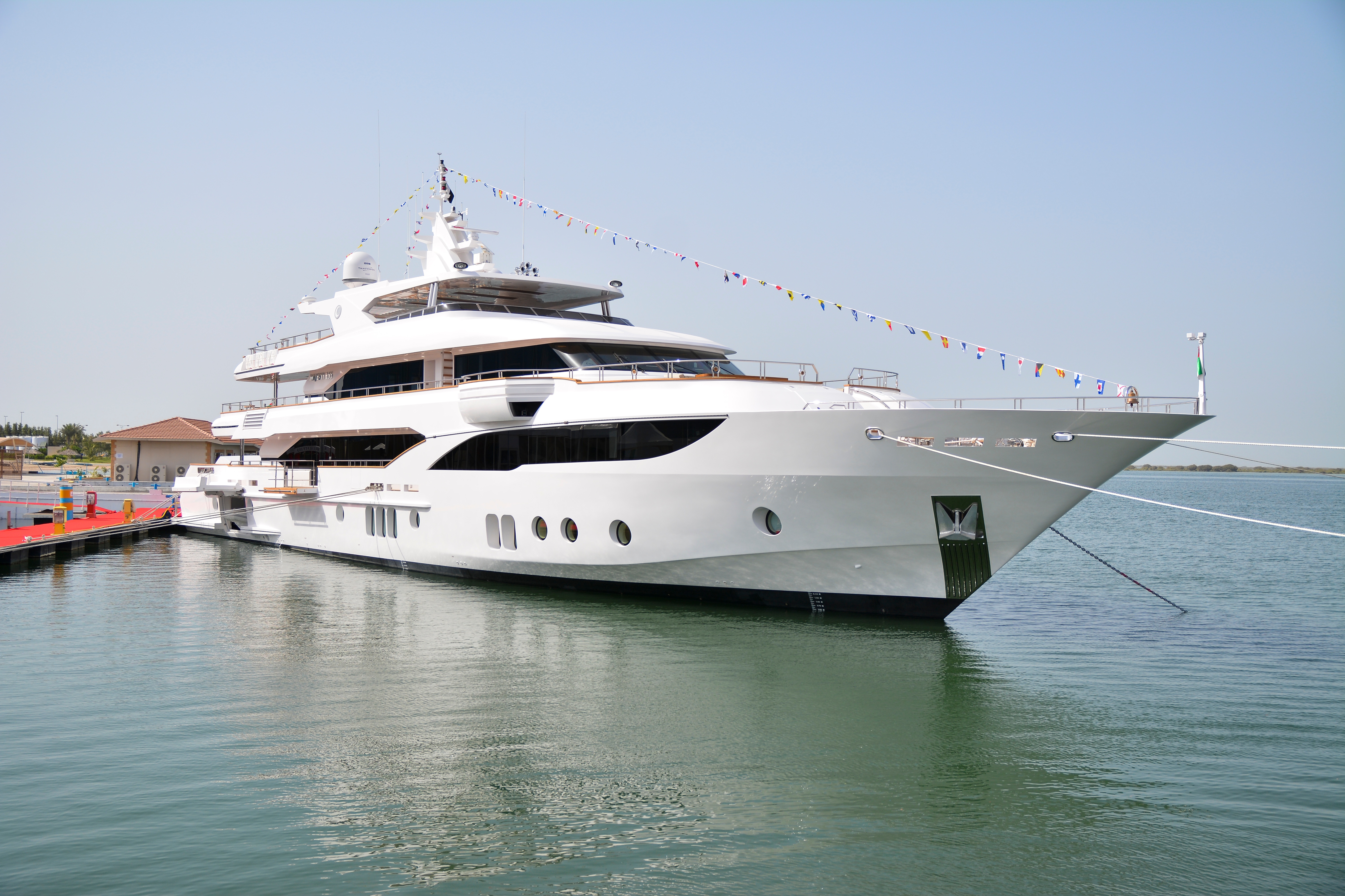 Majesty 155 во время презентации на судостроительном заводе Majesty