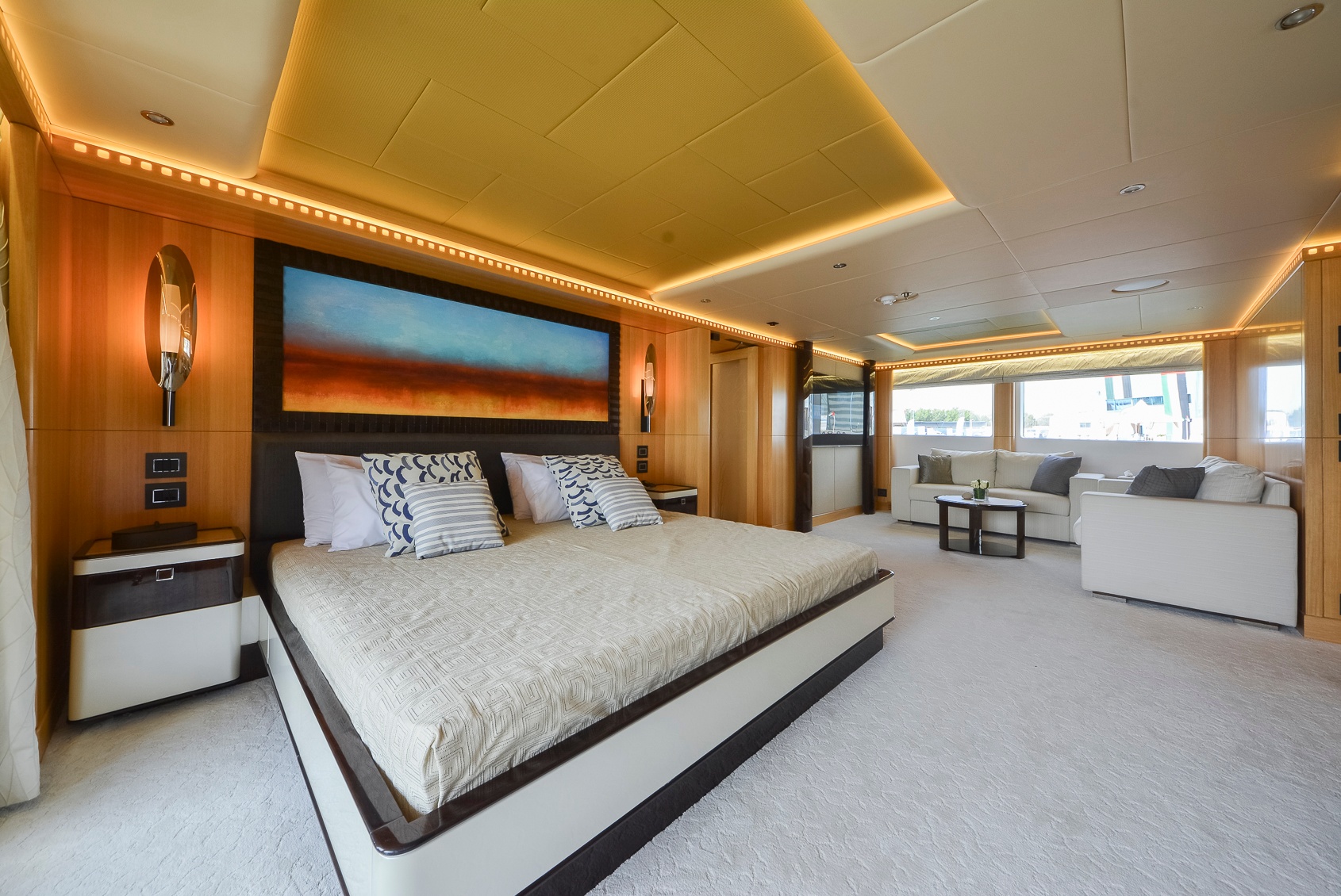 Отдельная каюта хозяина Majesty 155