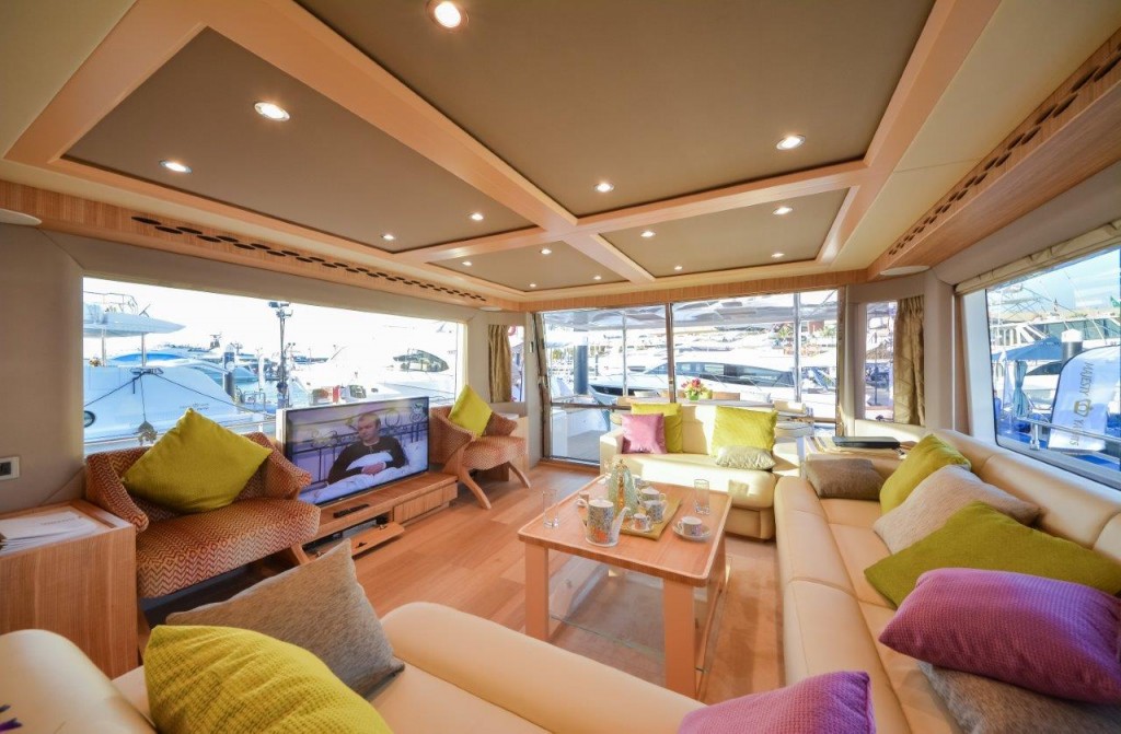 Основная каюта Nomad 65