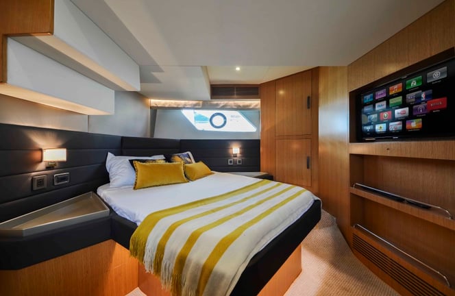 Majesty 48 owner's cabin