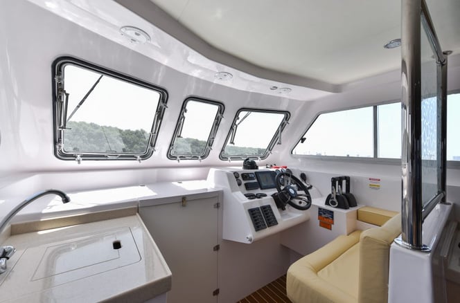 Sea Lounge 40 Helm