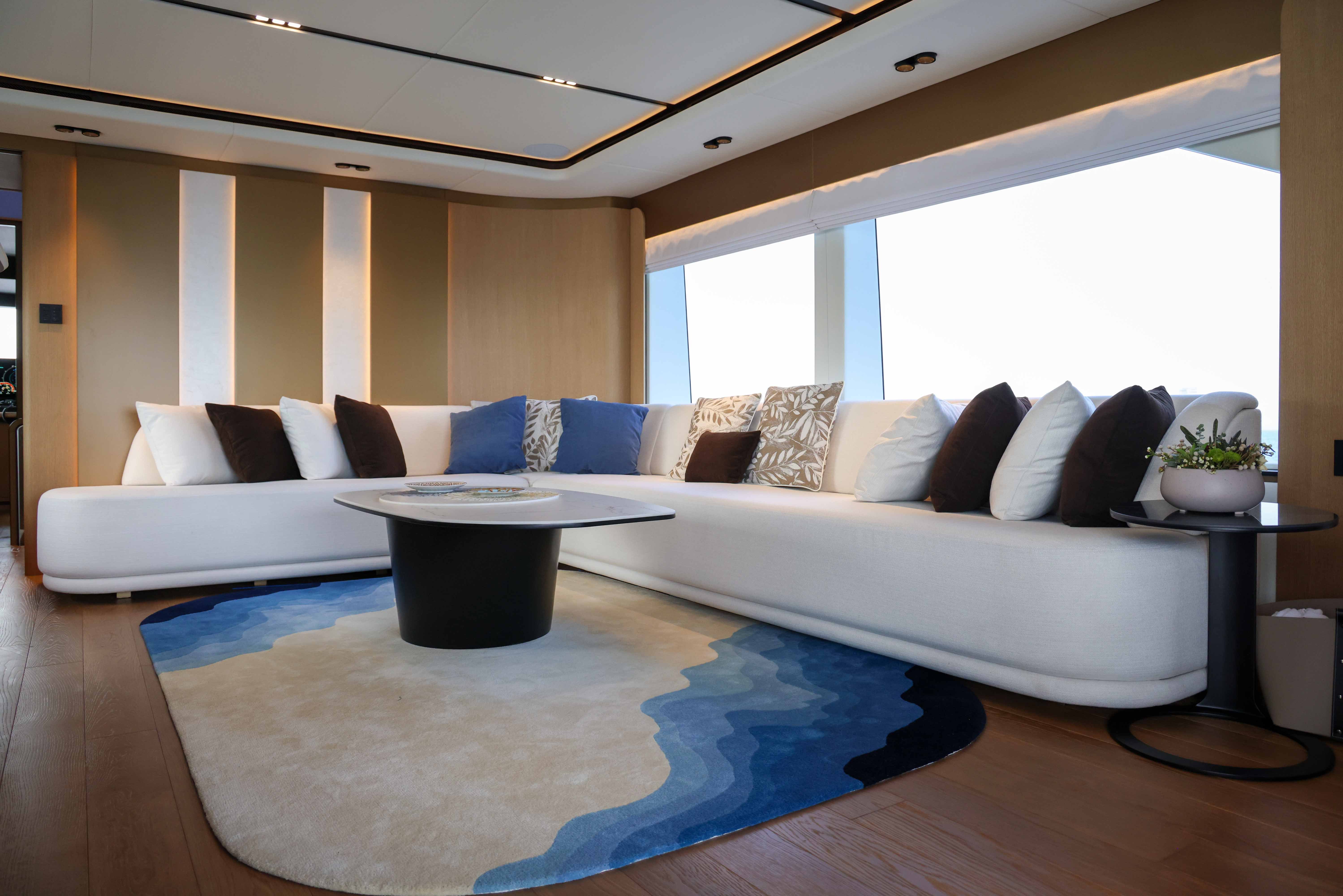 Upper Deck Lounge (1)