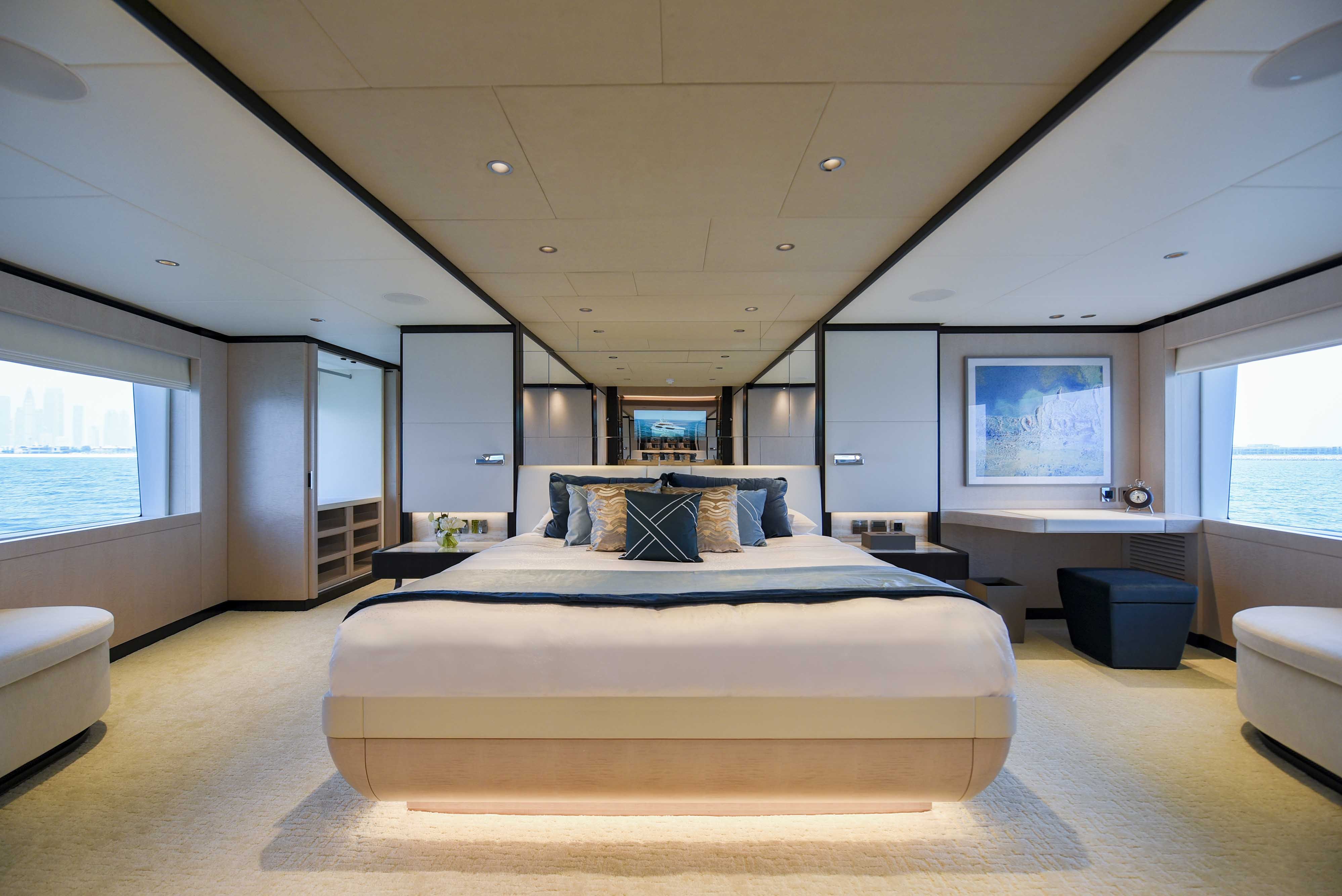 Majesty 120 - Owners Stateroom