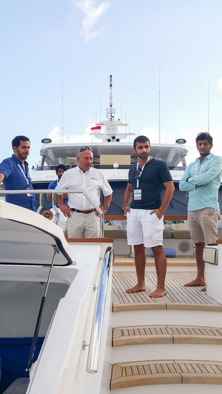 HH_Sheikh_Mansoor_visits_the_Majesty_155.jpg