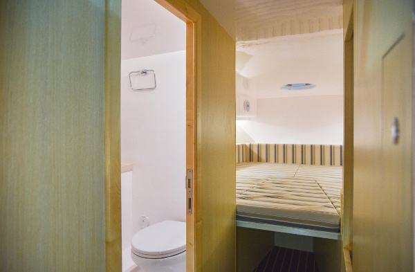 Silvercraft 36 HT Cabin, bathroom & cabin.jpg