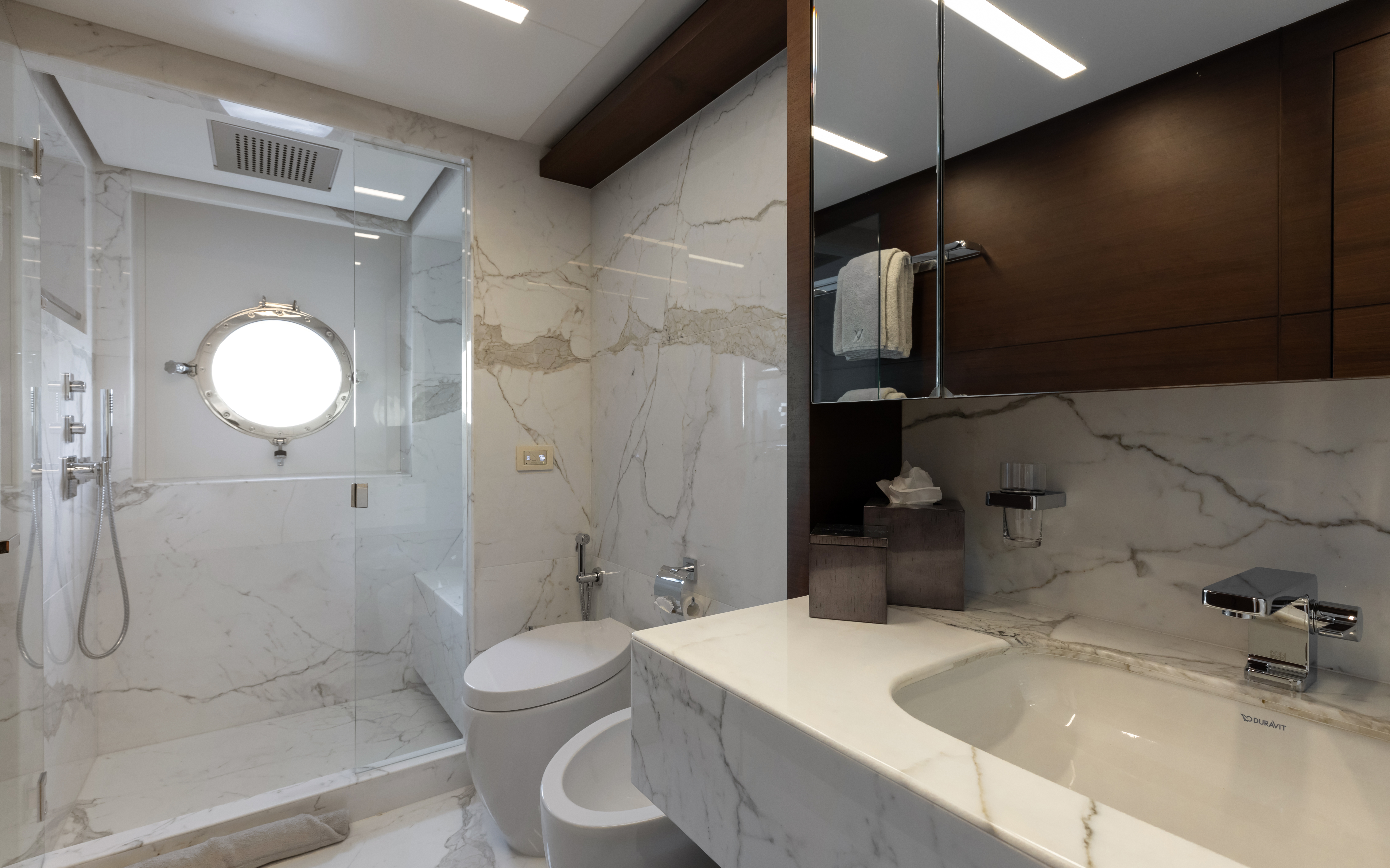 Double Guest En Suite Port side.jpg