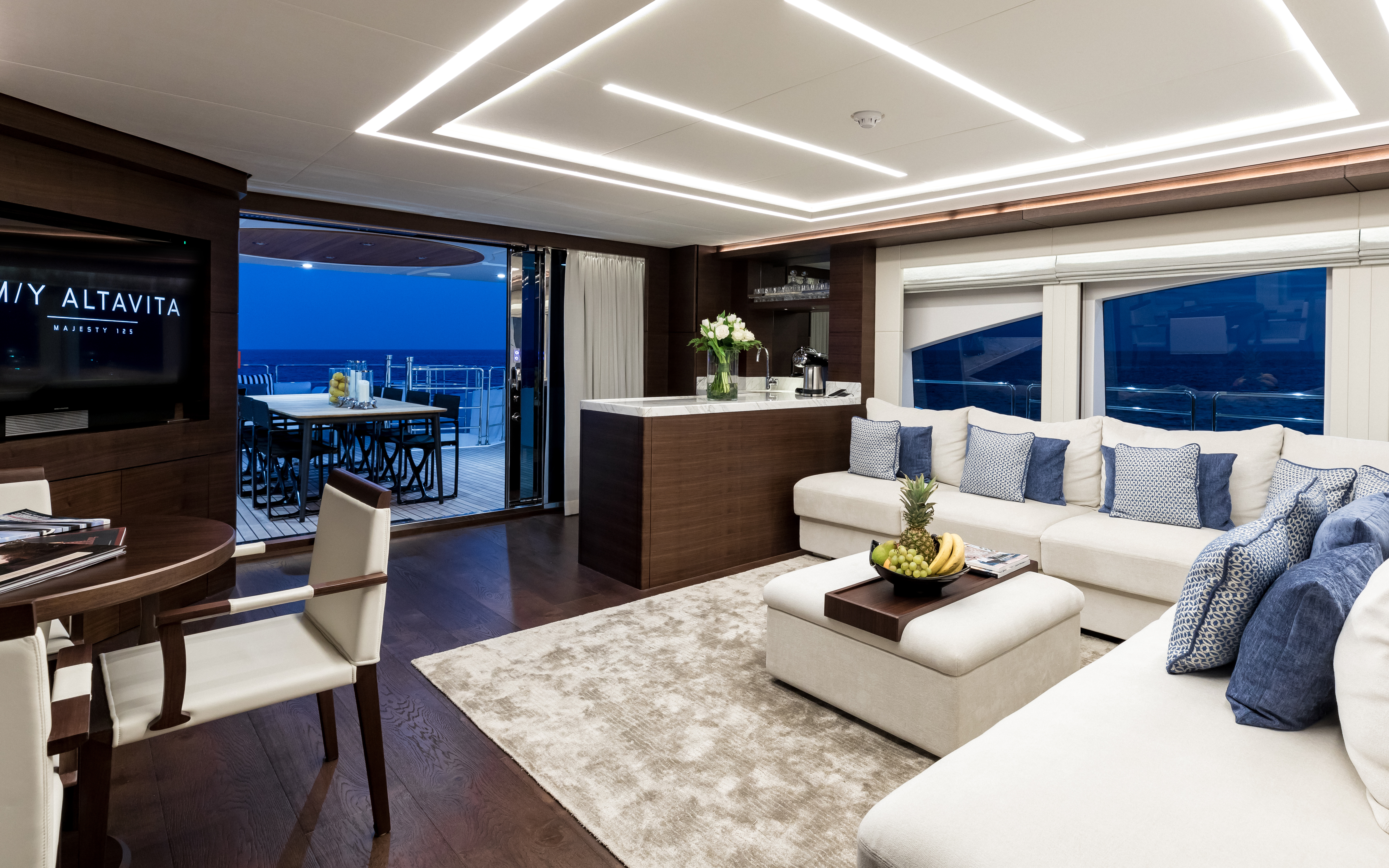 Upper Deck Saloon (2).jpg