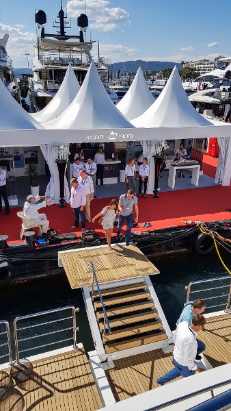 Cannes Yachting Festival 2017 Day 3 (10).jpg