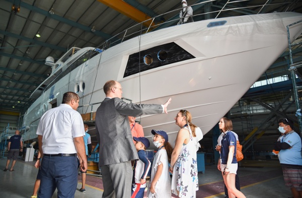 DMYC Rally Club UAQ Shipyard Tour (18).jpg