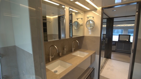 Owner's En Suite.jpg