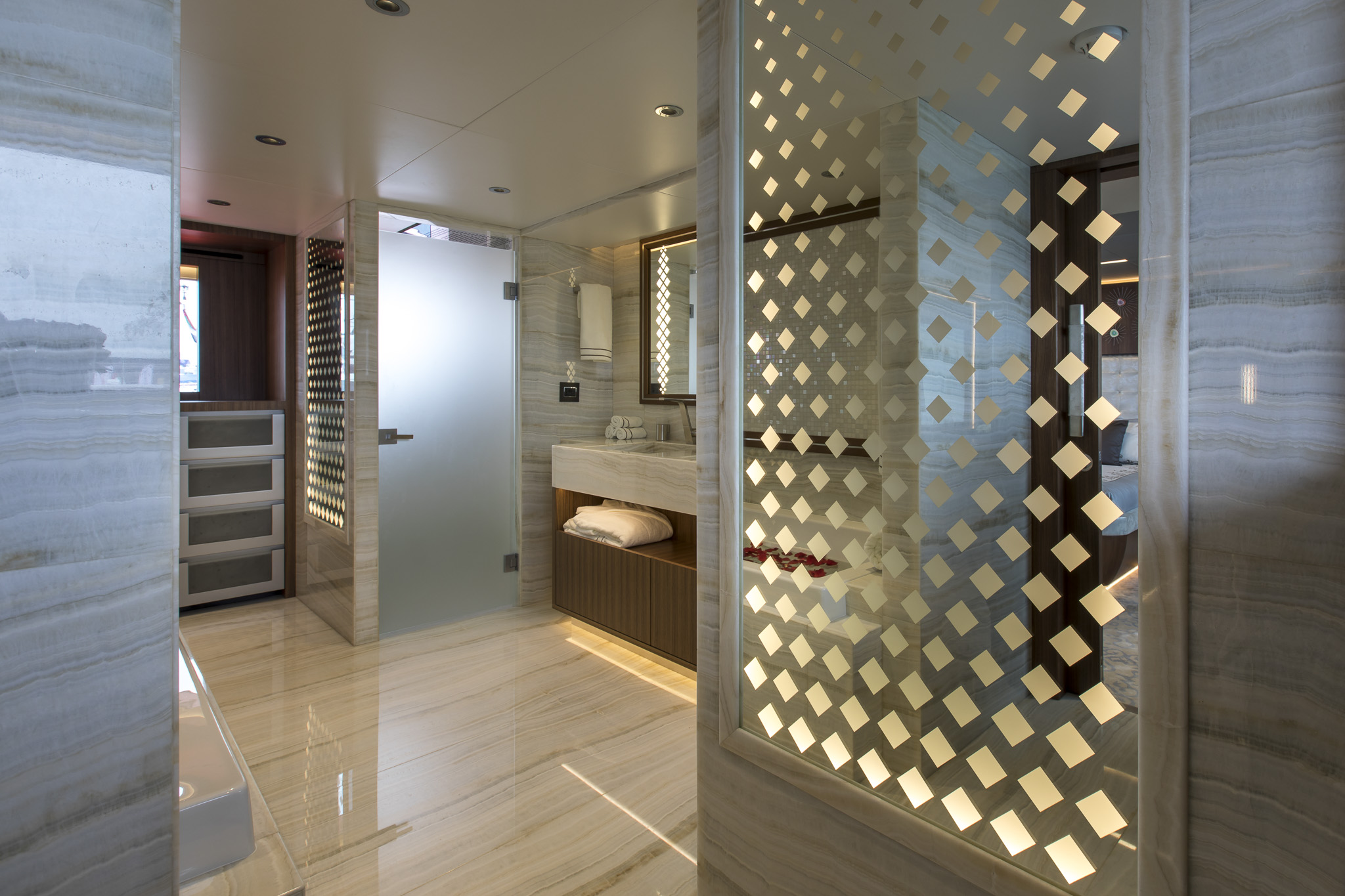 Owner's En Suite (1).jpg