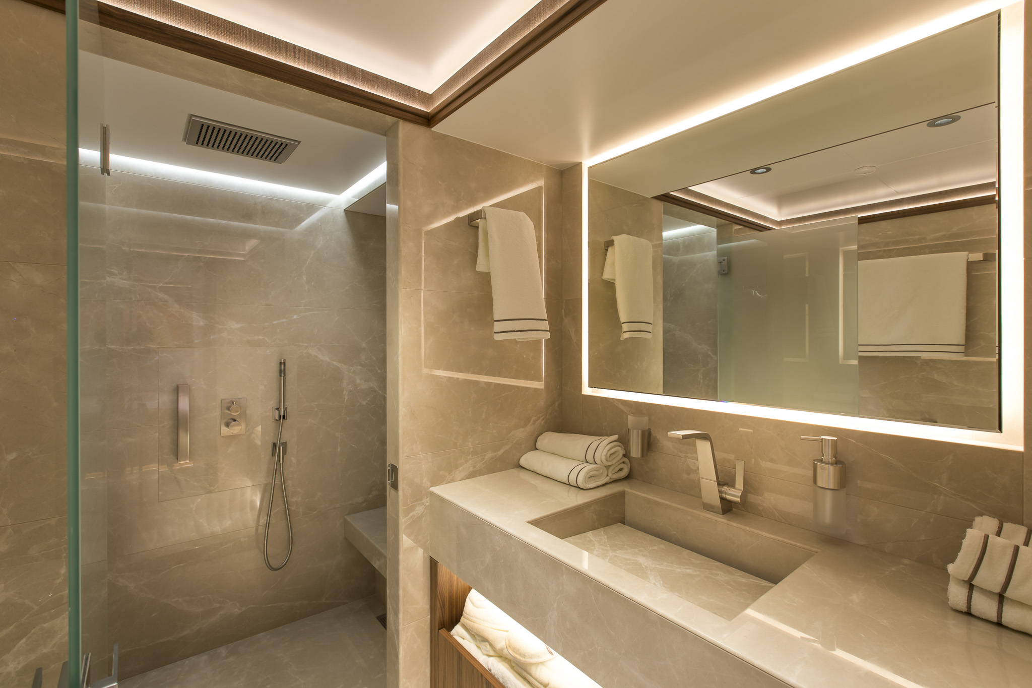 Twin Guest En Suite (5).jpg