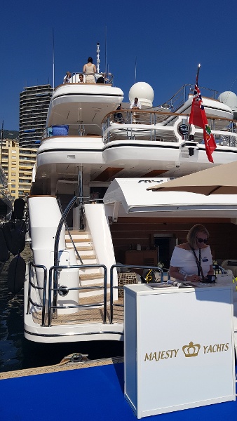 Majesty-155-at-the-Monaco-Yacht-Show-2017.jpg