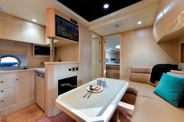 Oryx 42 Saloon (3).jpg