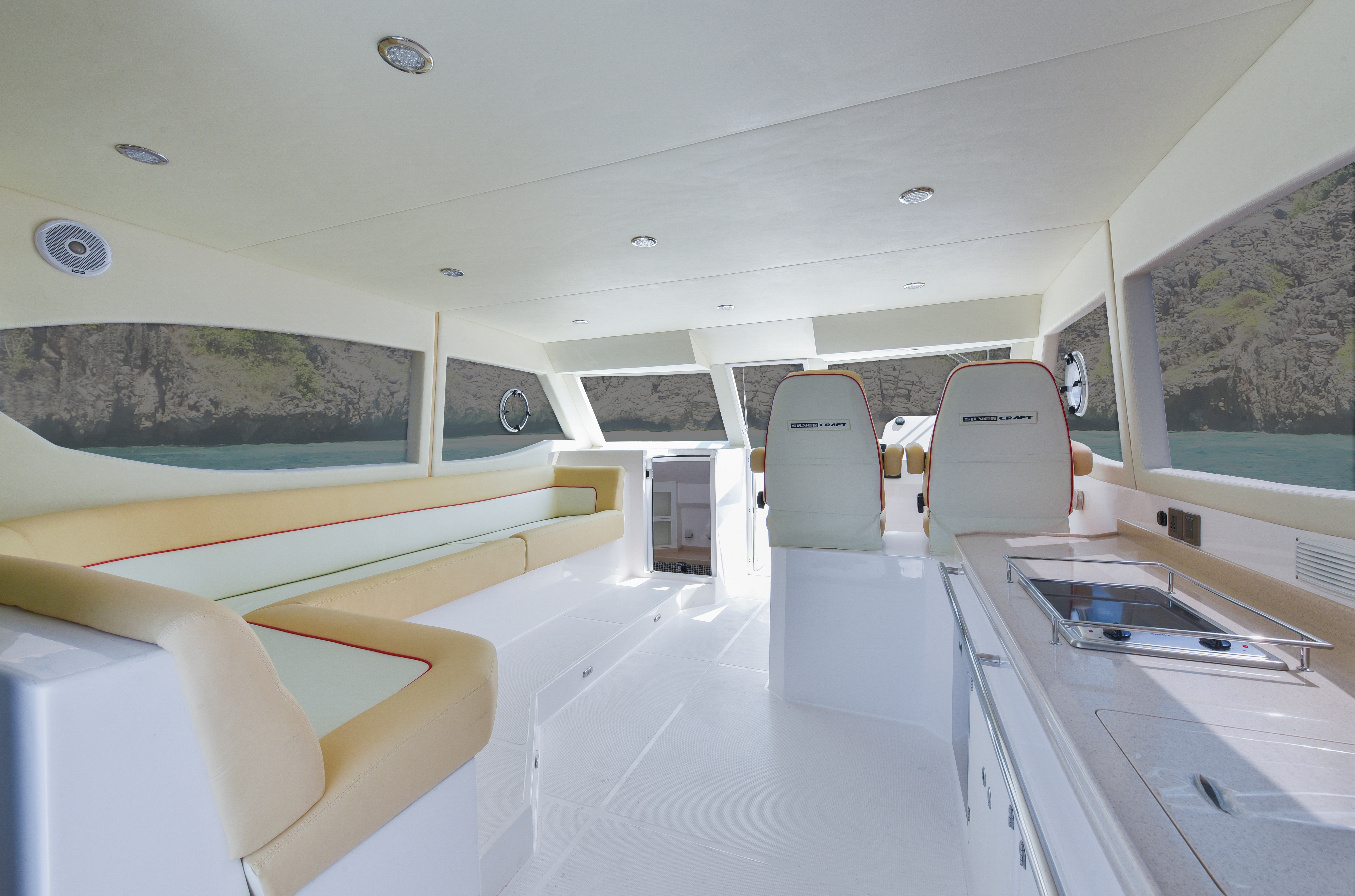 Silvercraft 48 HT interior.jpg