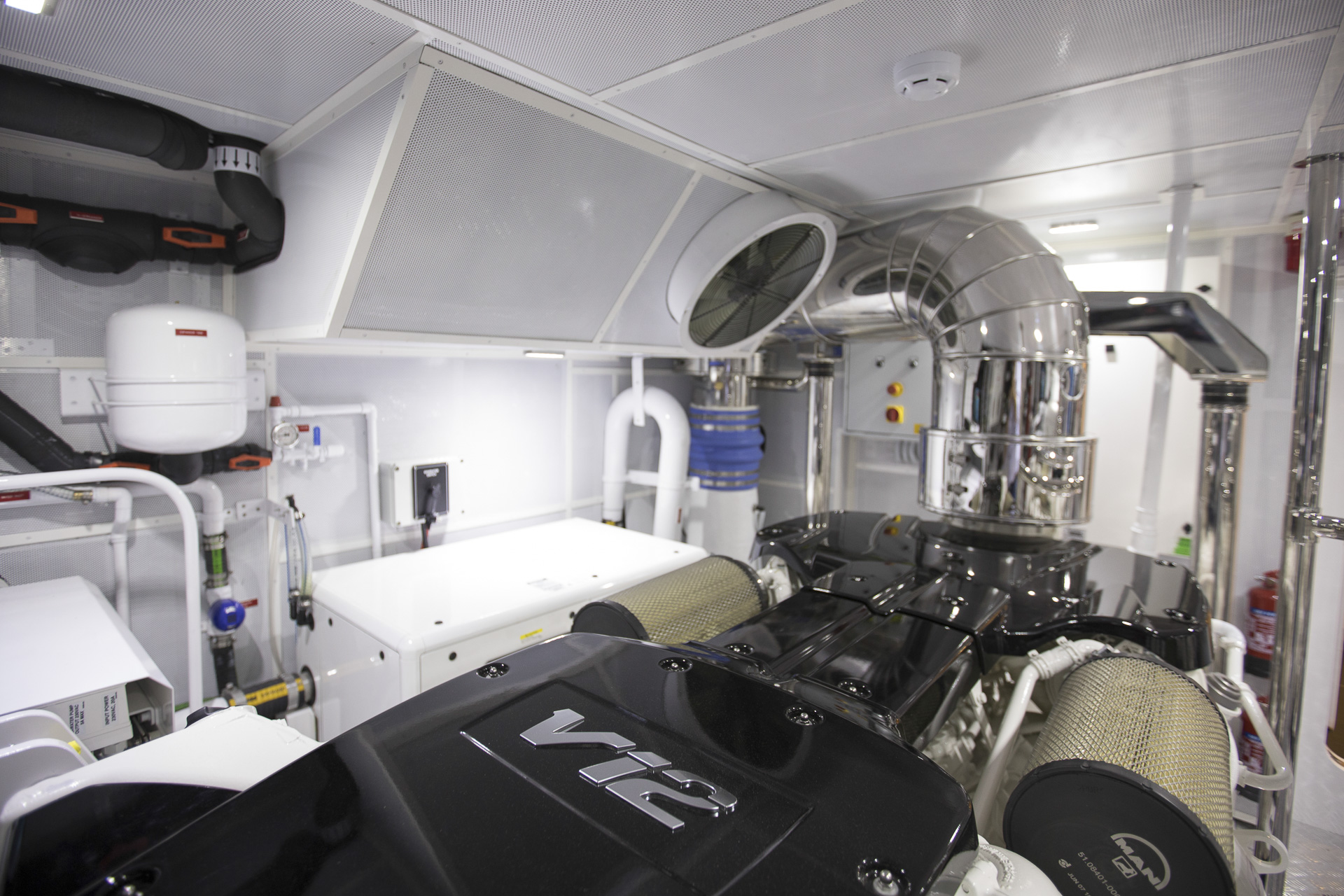 Nomad 75 SUV - Engine Room