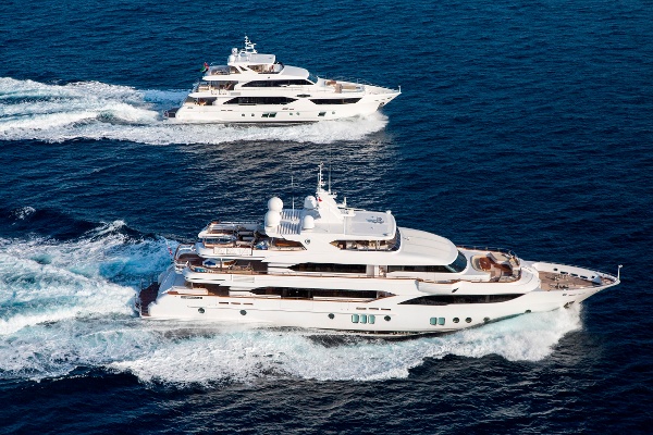 Majesty 155 and Majesty 110 in Cannes, France 006.jpg