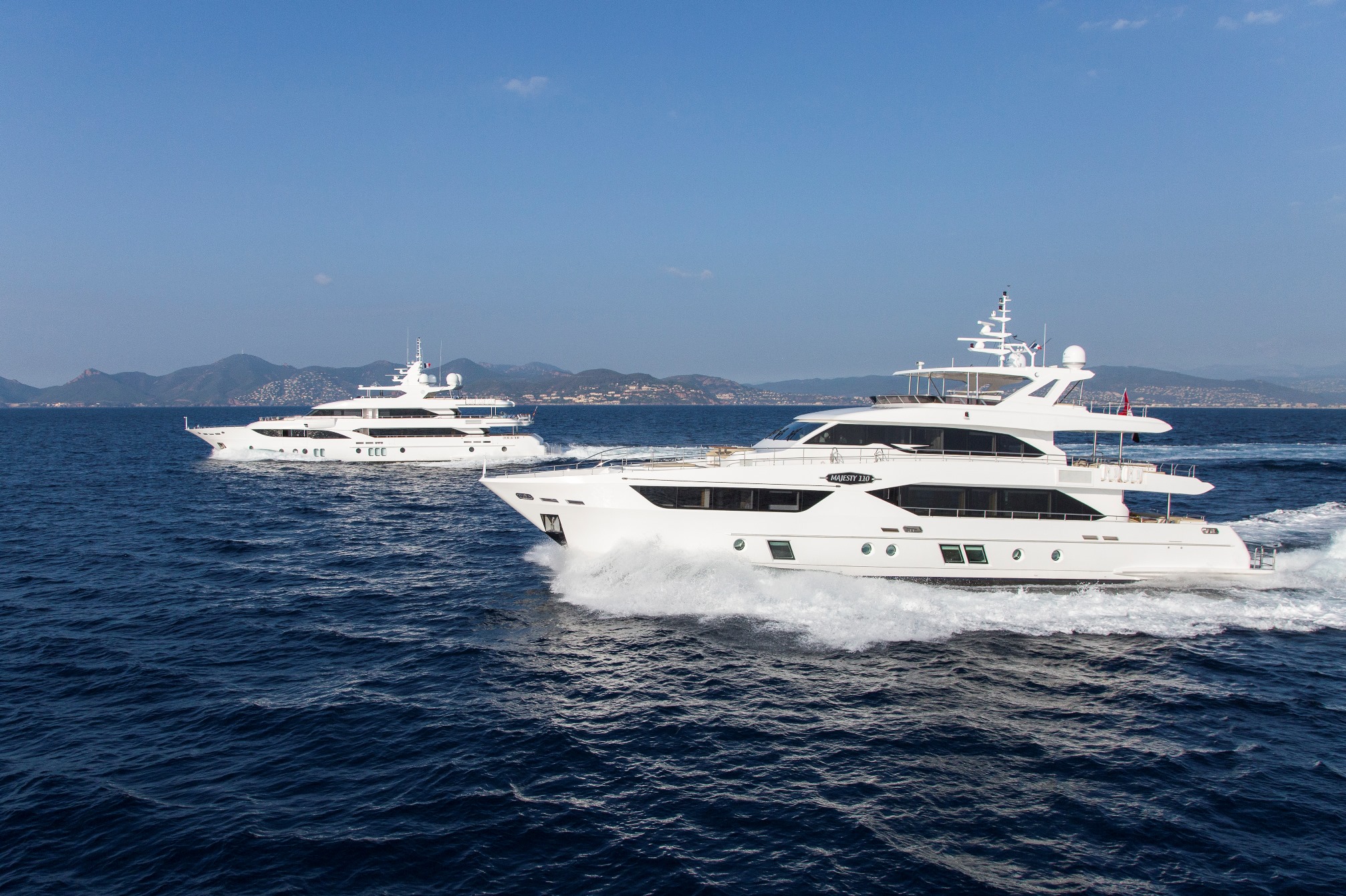 Majesty 155 and Majesty 110 in Cannes, France 002.jpg