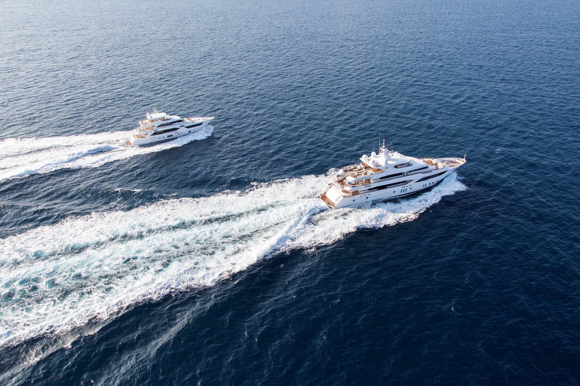 Majesty 155 and Majesty 110 in Cannes, France 003.jpg