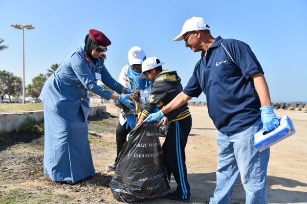 Umm Al Quwain beach clean-up (4).jpg