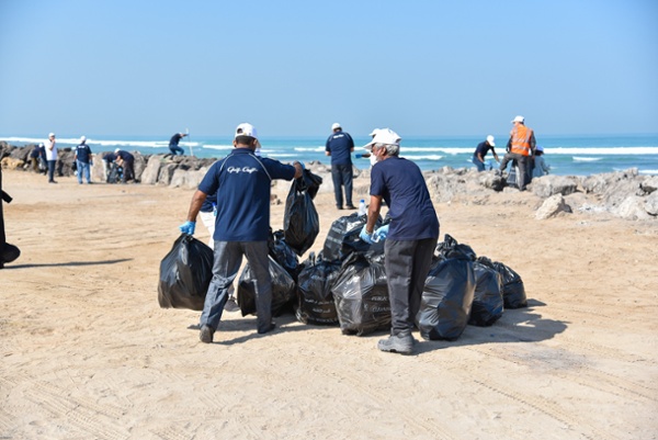 Umm Al Quwain beach clean-up (6).jpg