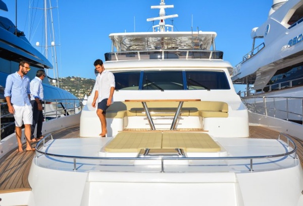 منصة عرض جلف كرافت في مهرجان كان لليخوت