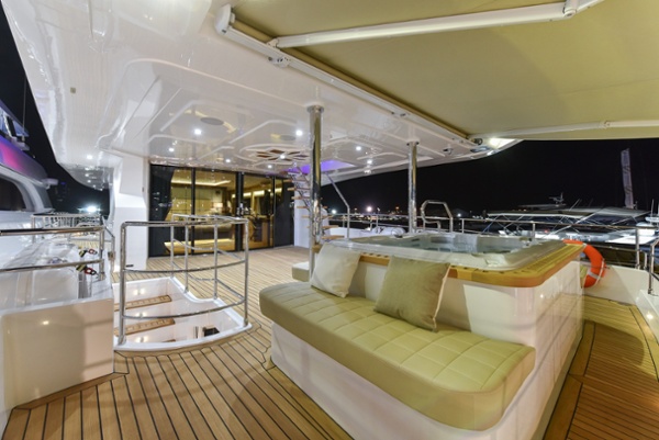 Upper Deck Aft Jaccuzi (1).jpg