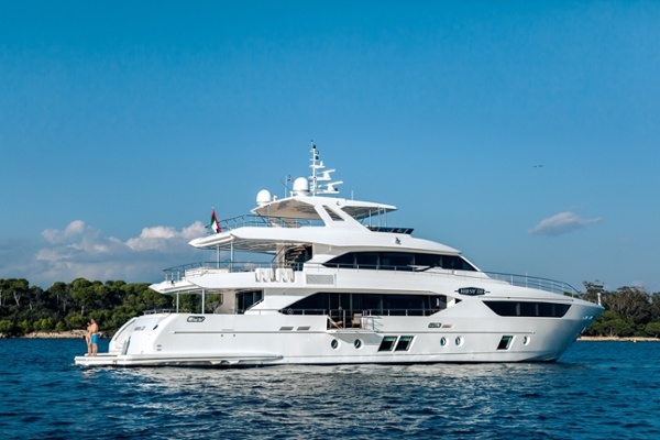 Majesty 110, France (4).jpg