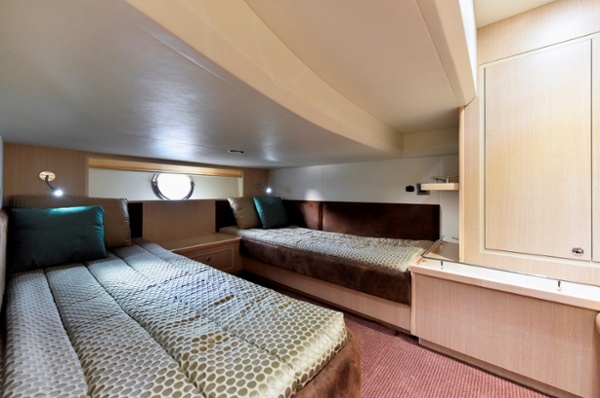 Oryx 42 Guest Cabin.jpg