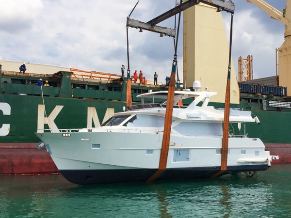 Nomad 65 arrival in Singapore (3).jpg