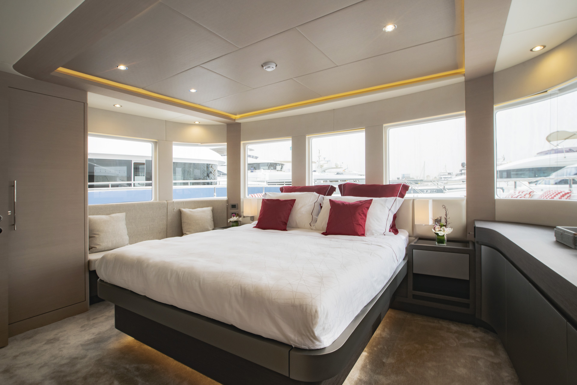 Nomad 75 SUV - Owner's Stateroom